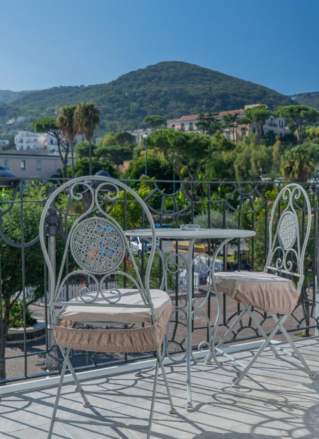 Alloggio Nuovissimo Al Centro E Rilassante Ischia Ngoại thất bức ảnh