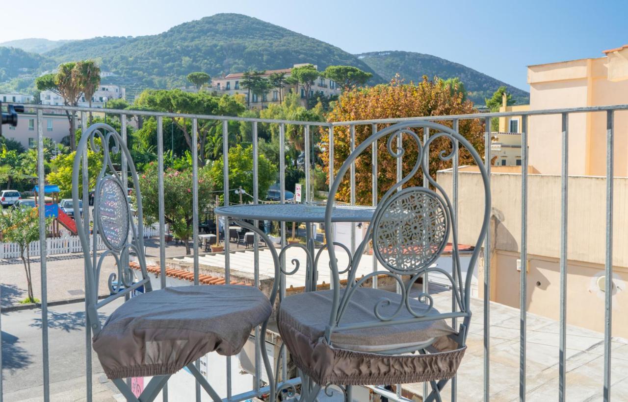 Alloggio Nuovissimo Al Centro E Rilassante Ischia Ngoại thất bức ảnh