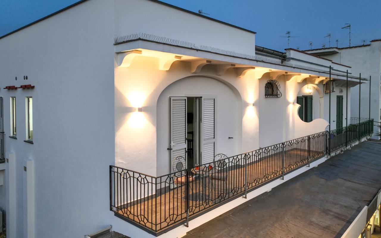 Alloggio Nuovissimo Al Centro E Rilassante Ischia Ngoại thất bức ảnh