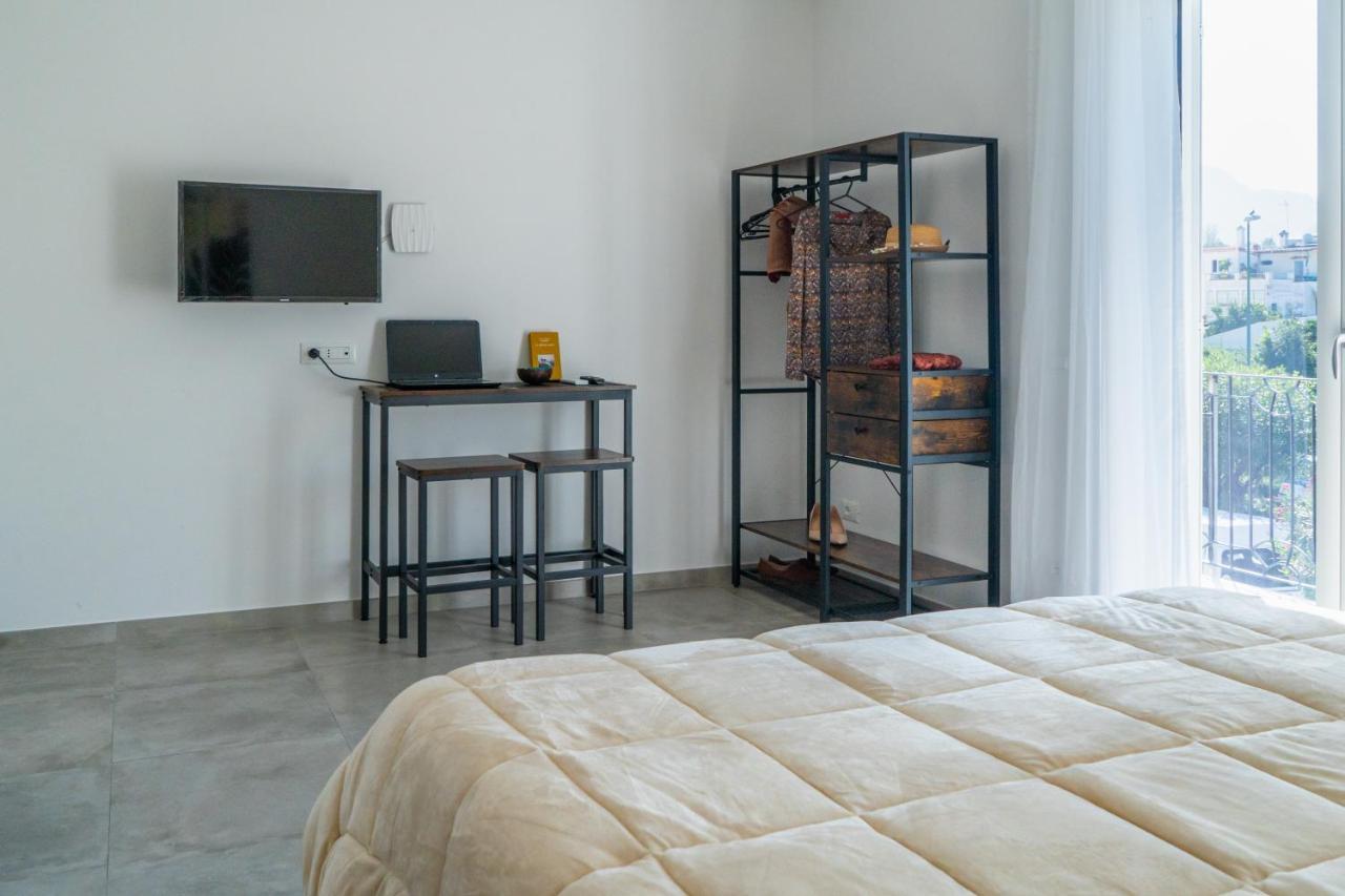 Alloggio Nuovissimo Al Centro E Rilassante Ischia Ngoại thất bức ảnh