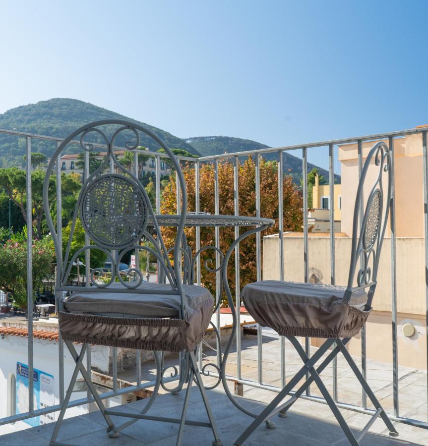 Alloggio Nuovissimo Al Centro E Rilassante Ischia Ngoại thất bức ảnh